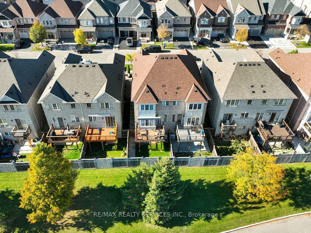 Photo 6 of 28 Zanetta Crescent, Brampton, Credit Valley — HOMEH