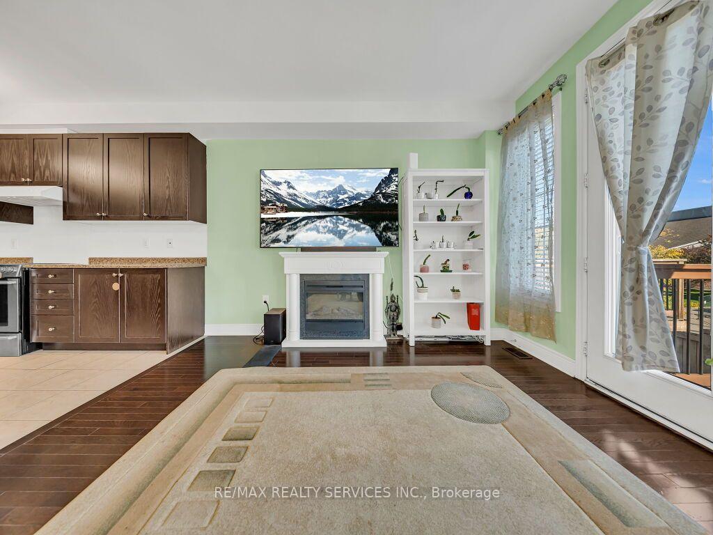 Photo 12 of 28 Zanetta Crescent, Brampton, Credit Valley — HOMEH