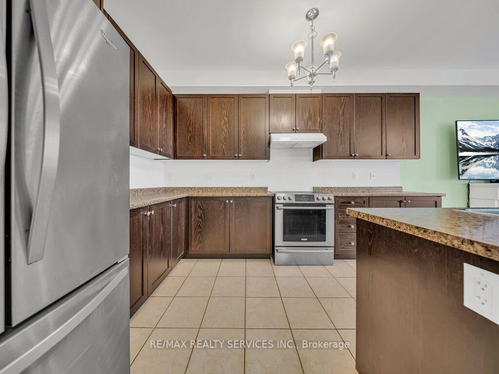 Photo 15 of 28 Zanetta Crescent, Brampton, Credit Valley — HOMEH