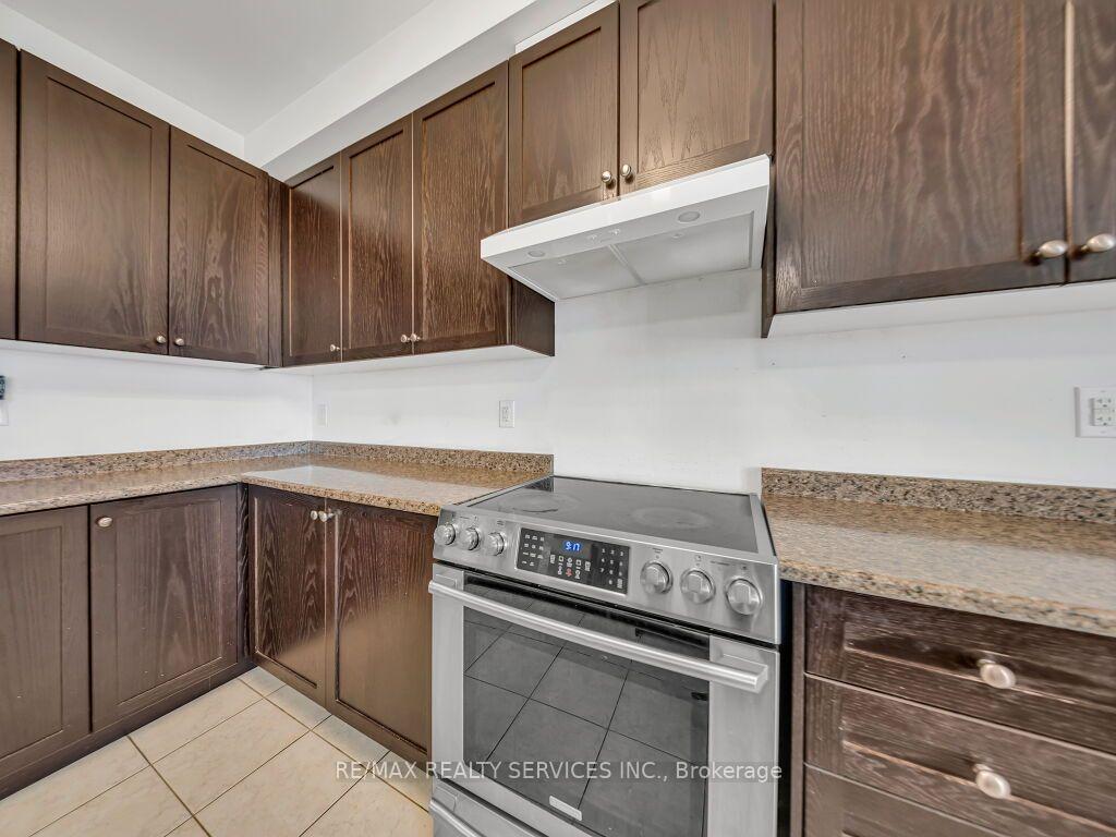 Photo 16 of 28 Zanetta Crescent, Brampton, Credit Valley — HOMEH