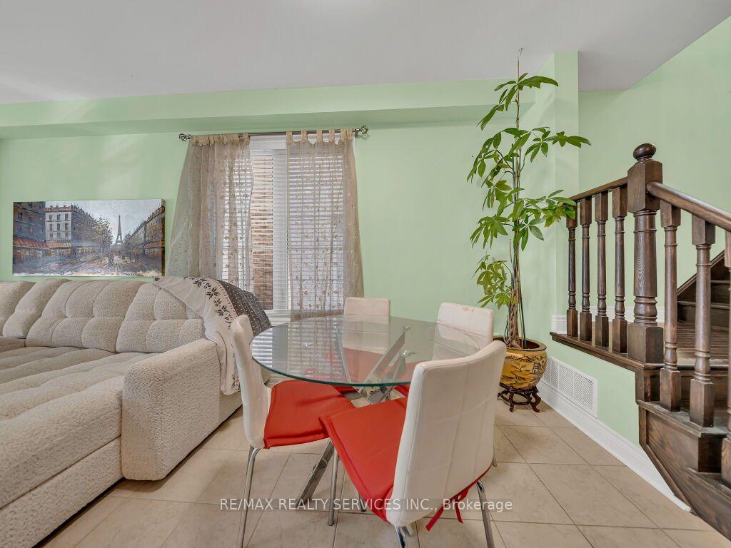 Photo 18 of 28 Zanetta Crescent, Brampton, Credit Valley — HOMEH