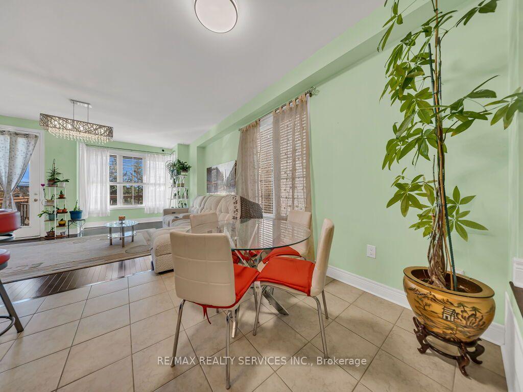 Photo 19 of 28 Zanetta Crescent, Brampton, Credit Valley — HOMEH