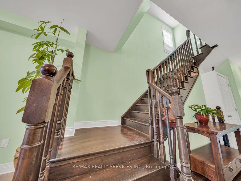 Photo 21 of 28 Zanetta Crescent, Brampton, Credit Valley — HOMEH