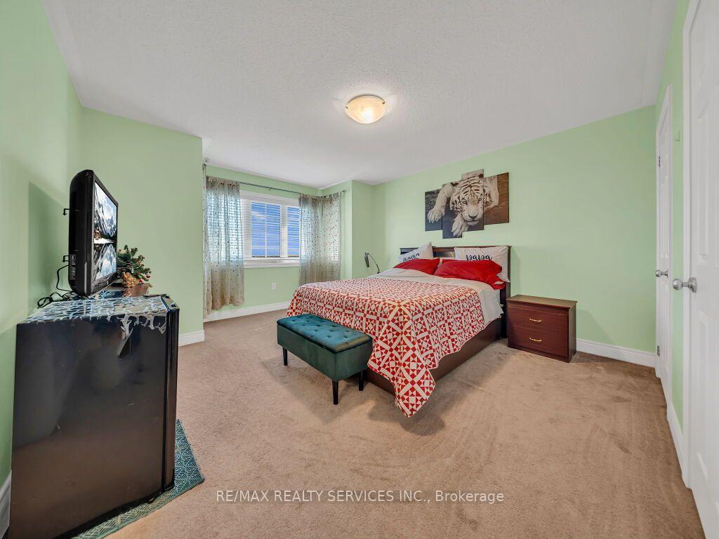 Photo 23 of 28 Zanetta Crescent, Brampton, Credit Valley — HOMEH