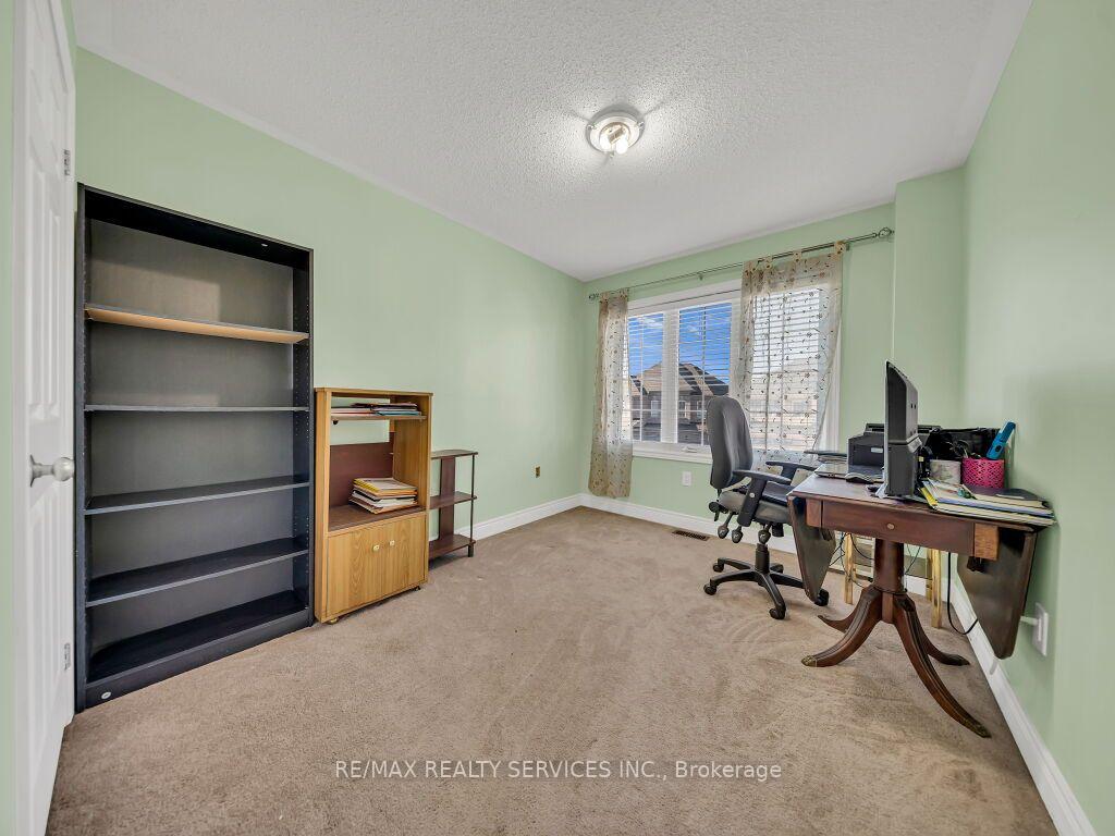 Photo 32 of 28 Zanetta Crescent, Brampton, Credit Valley — HOMEH