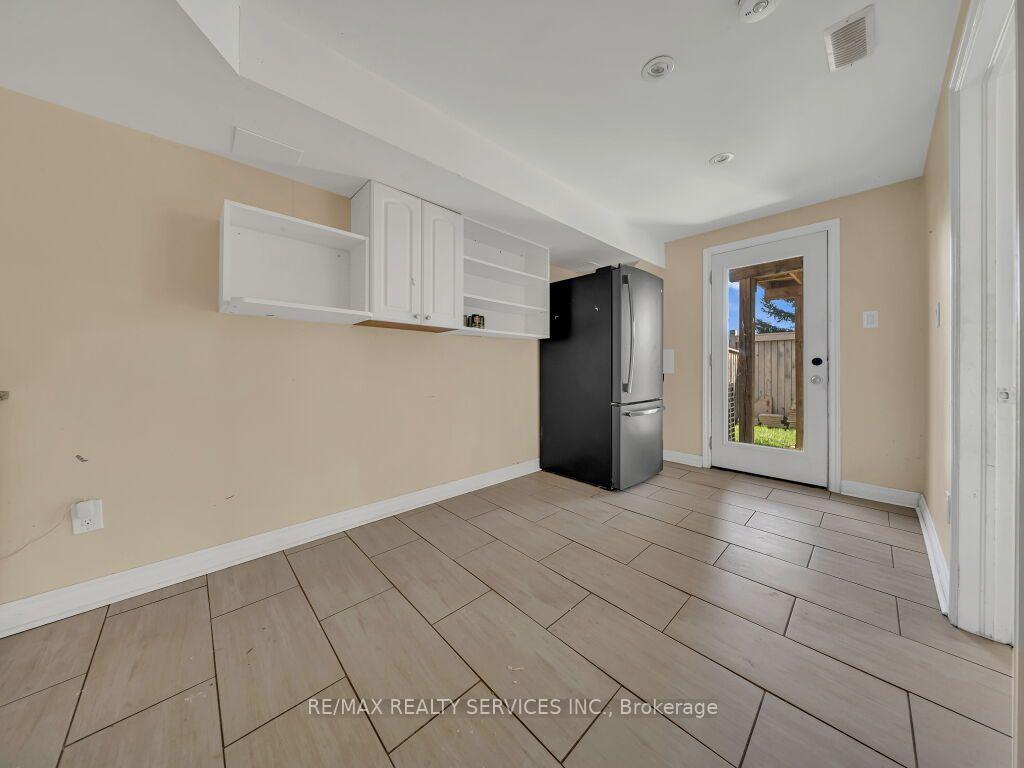 Photo 38 of 28 Zanetta Crescent, Brampton, Credit Valley — HOMEH