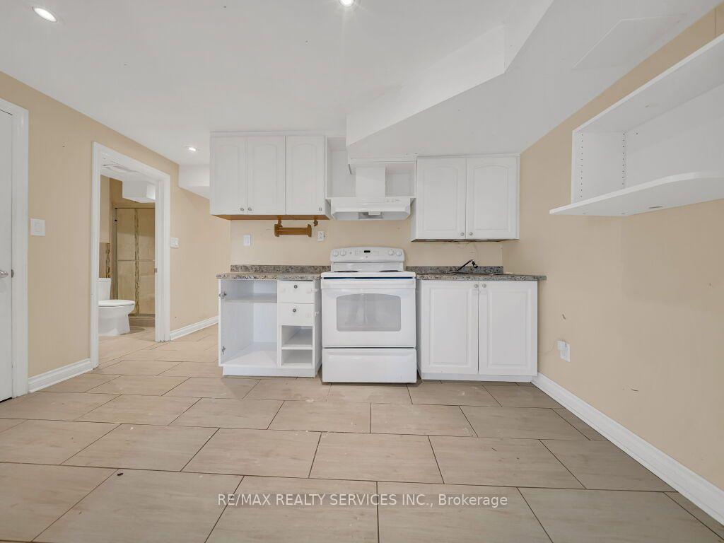 Photo 39 of 28 Zanetta Crescent, Brampton, Credit Valley — HOMEH