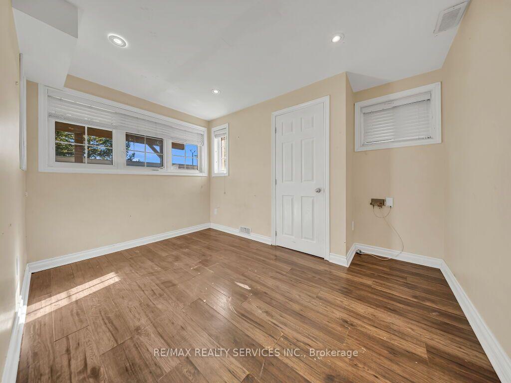 Photo 40 of 28 Zanetta Crescent, Brampton, Credit Valley — HOMEH
