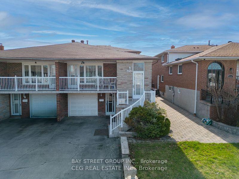 Photo of Unit A1, 204 Fairglen Avenue W