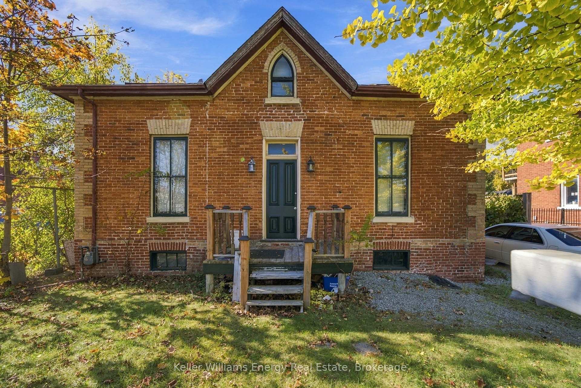 Photo 3 of 342 Mary Street N, Oshawa, O'Neill — HOMEH