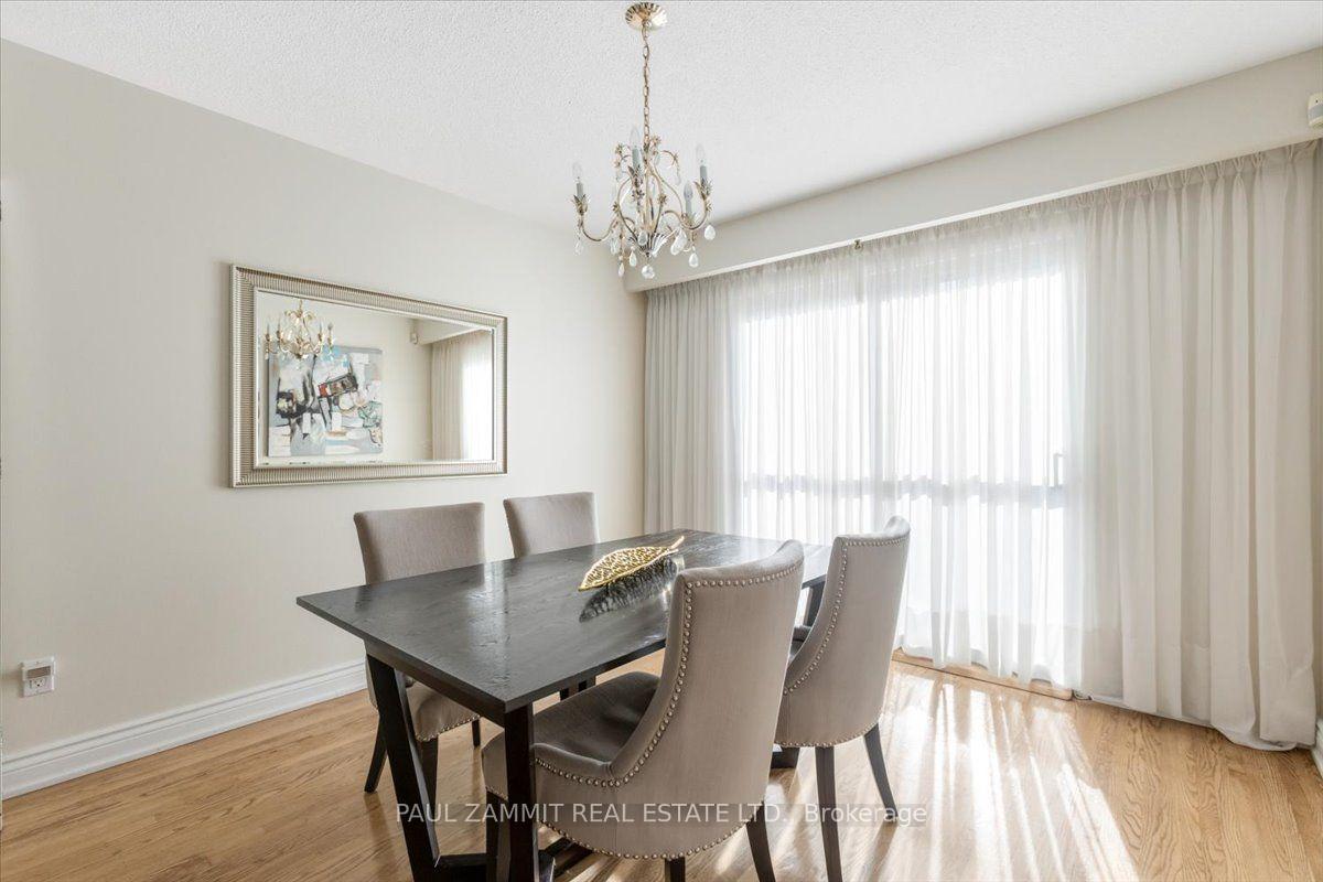 Photo 7 of 33 Coral Harbour Crescent, Markham, Bayview Fairway-Bayview Country Club Estates — HOMEH
