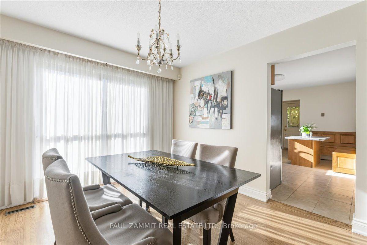 Photo 8 of 33 Coral Harbour Crescent, Markham, Bayview Fairway-Bayview Country Club Estates — HOMEH