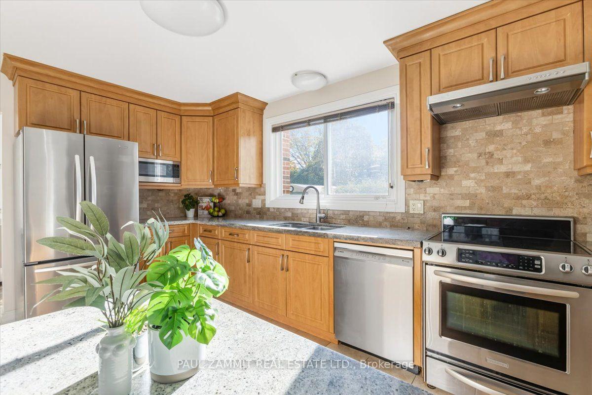 Photo 14 of 33 Coral Harbour Crescent, Markham, Bayview Fairway-Bayview Country Club Estates — HOMEH