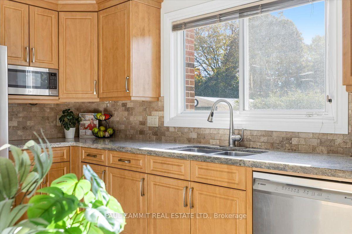 Photo 15 of 33 Coral Harbour Crescent, Markham, Bayview Fairway-Bayview Country Club Estates — HOMEH