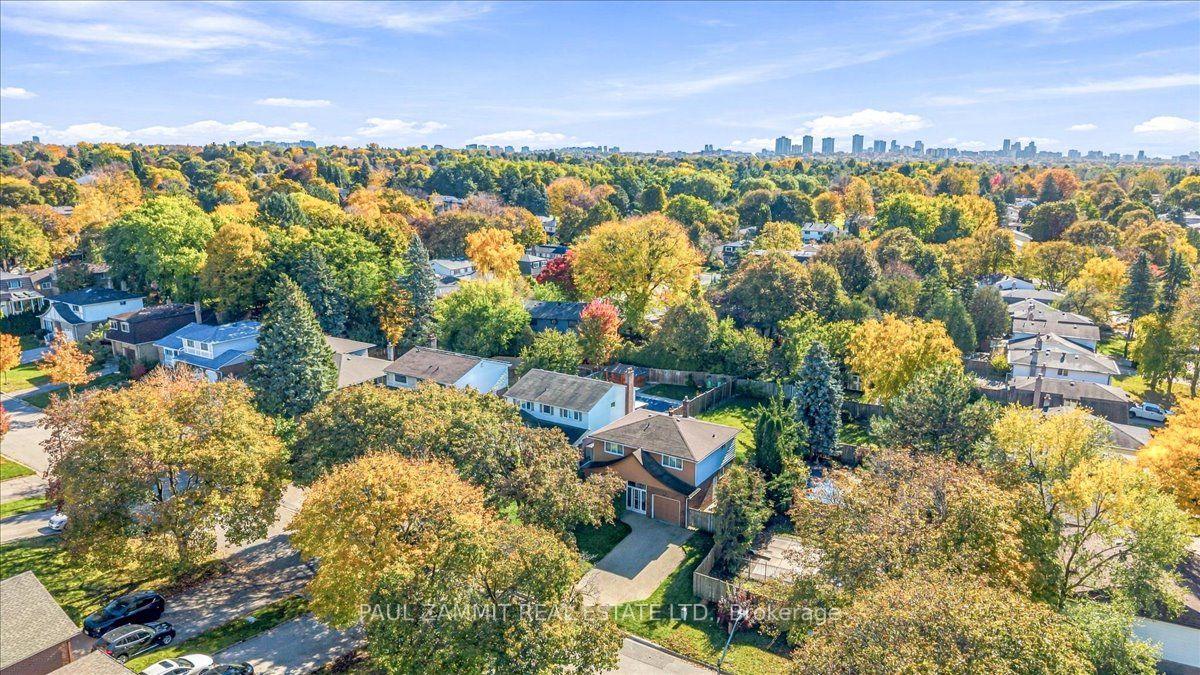 Photo 37 of 33 Coral Harbour Crescent, Markham, Bayview Fairway-Bayview Country Club Estates — HOMEH