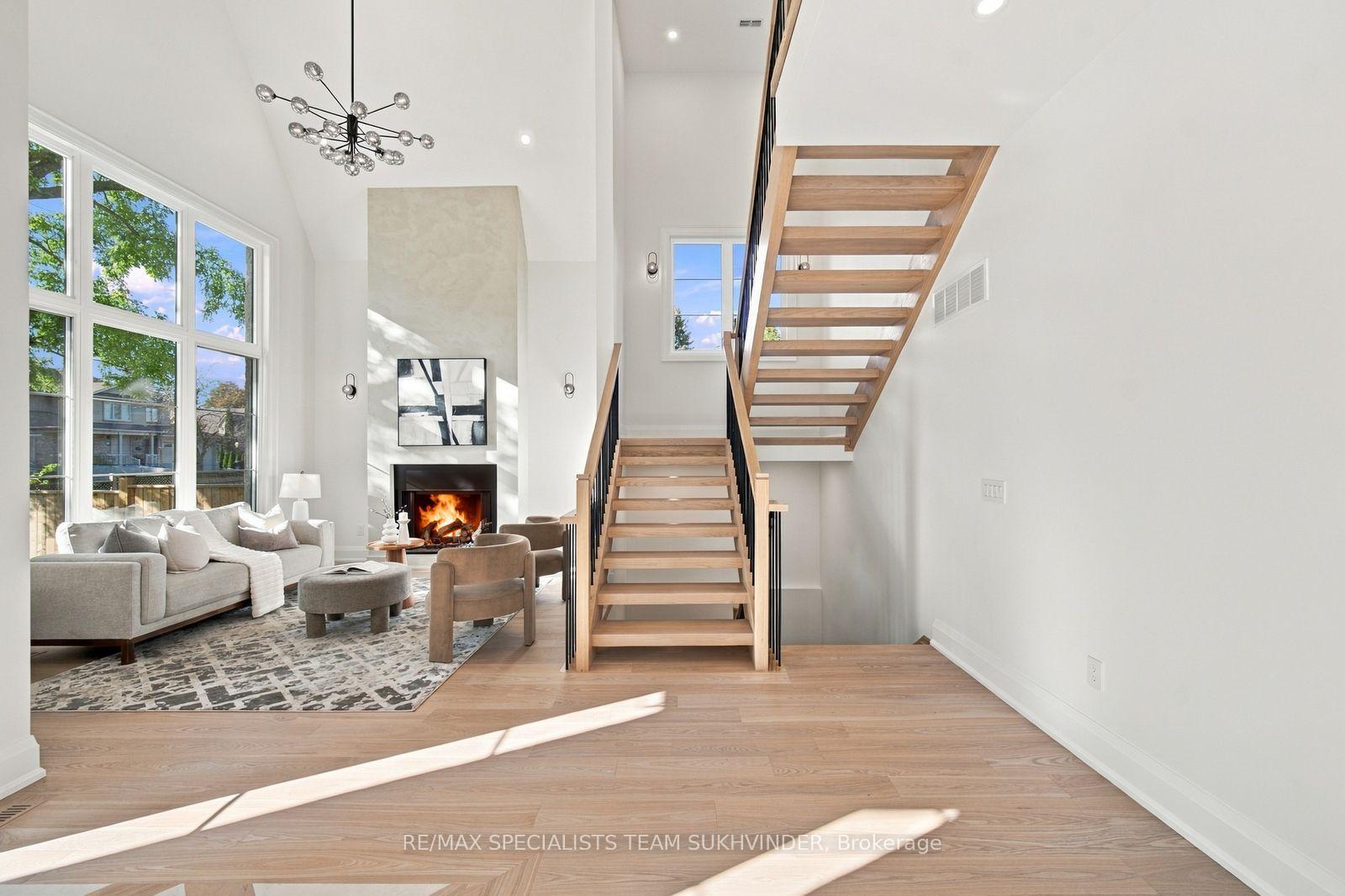 Photo 4 of 41 Galsworthy Drive, Markham, Bullock — HOMEH