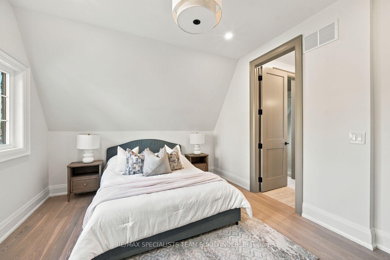Photo 24 of 41 Galsworthy Drive, Markham, Bullock — HOMEH