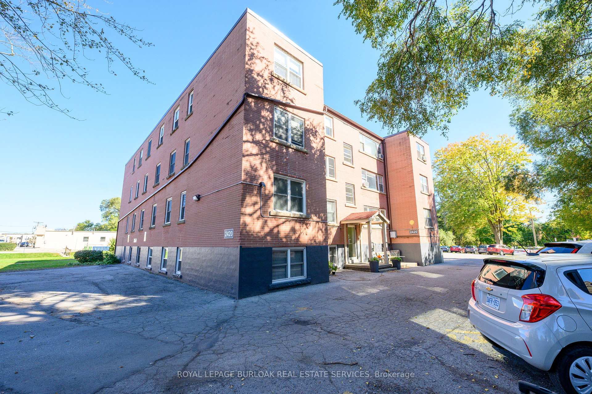 Photo 5 of Unit 1, 2420 New Street, Burlington, Brant — HOMEH