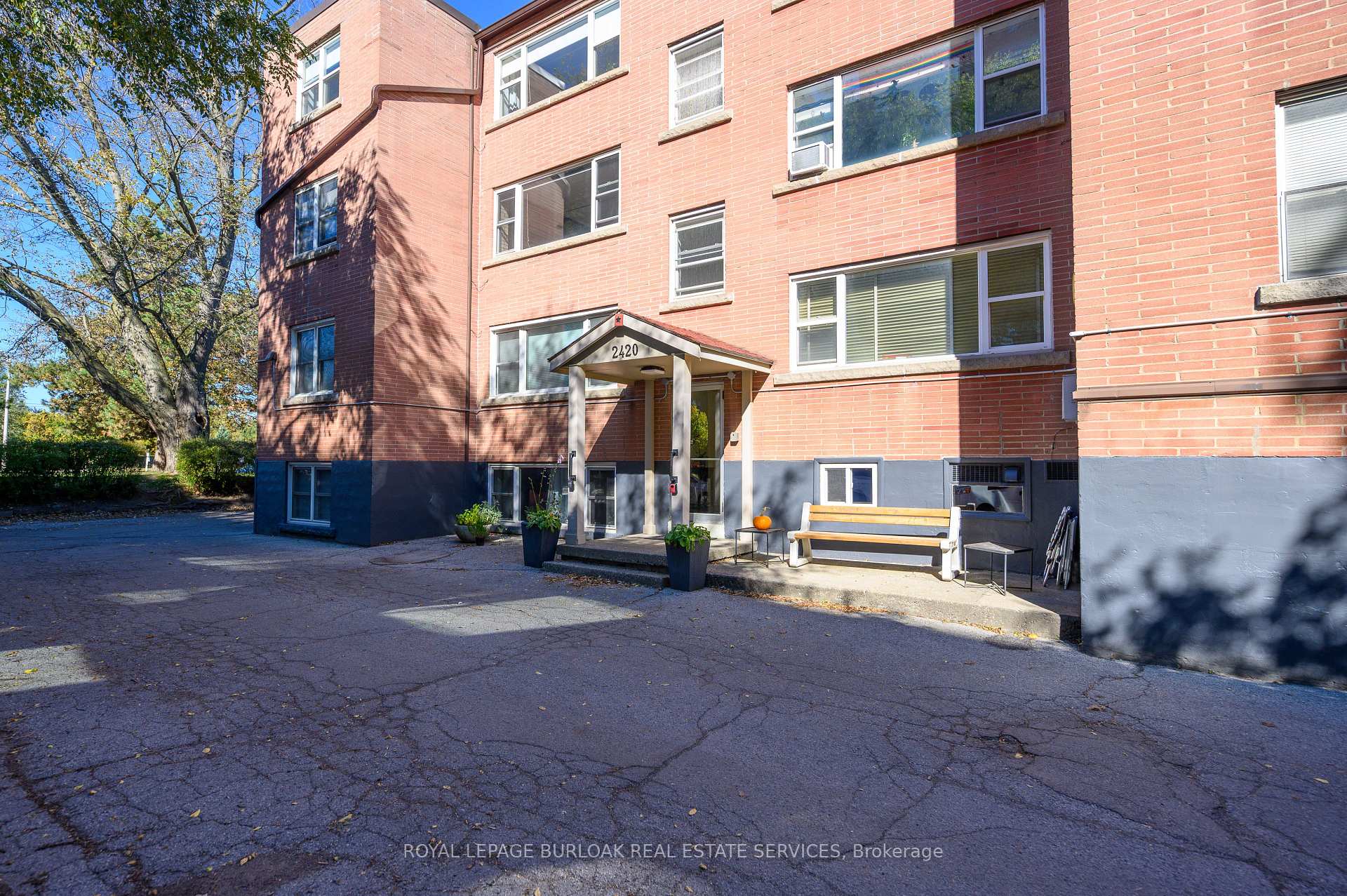 Photo 7 of Unit 1, 2420 New Street, Burlington, Brant — HOMEH