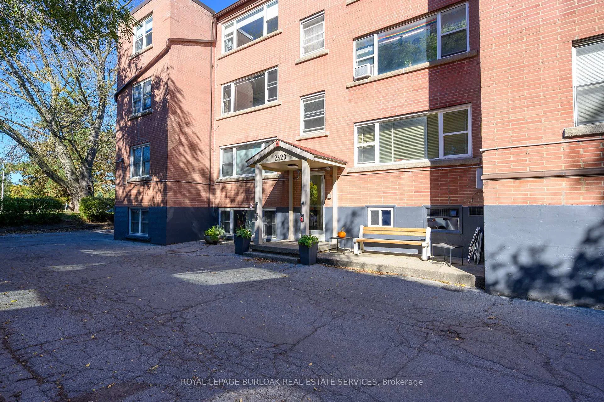 Photo 8 of Unit 1, 2420 New Street, Burlington, Brant — HOMEH