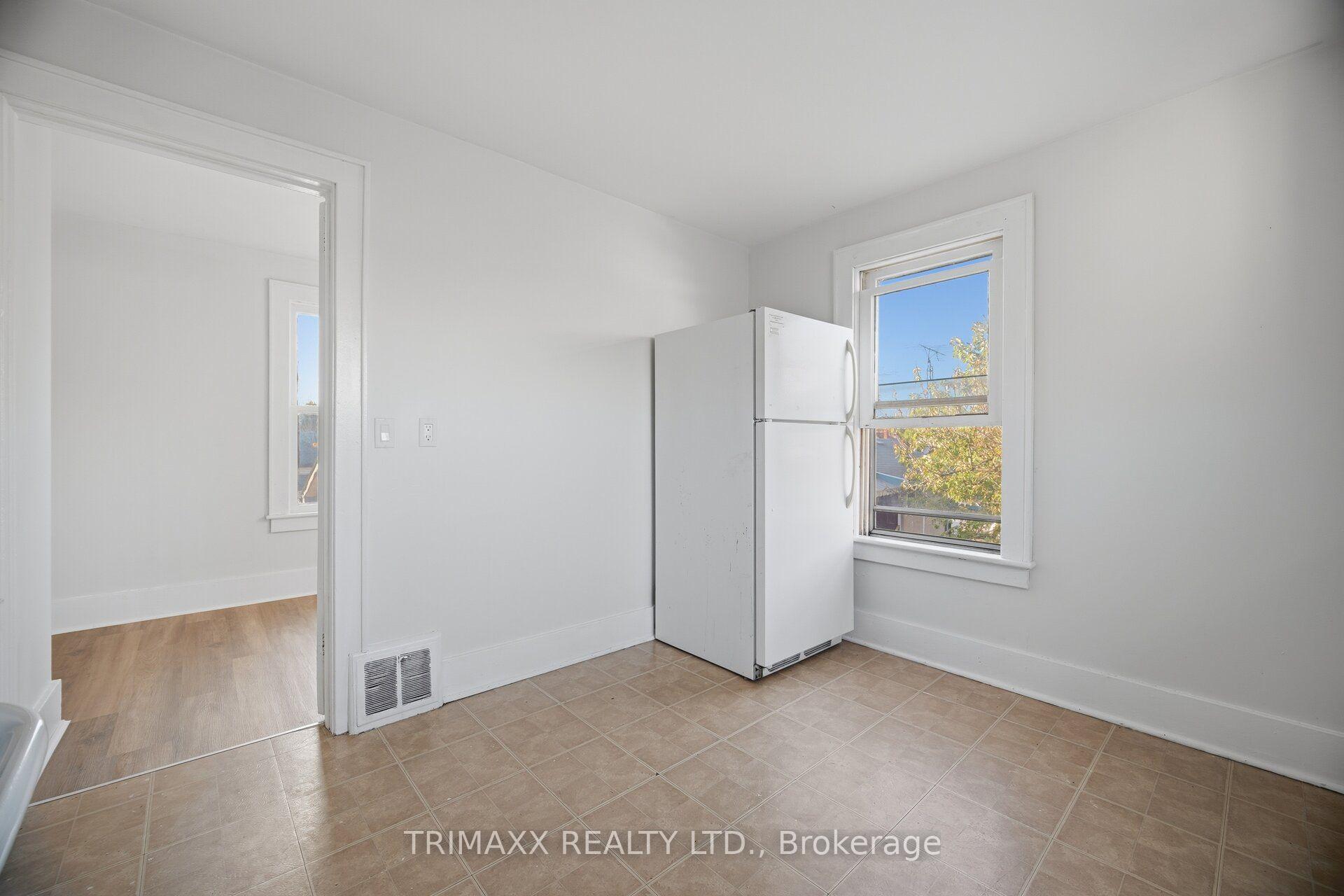 Photo 8 of 28 Fifth Street, Welland, Lincoln/Crowland — HOMEH