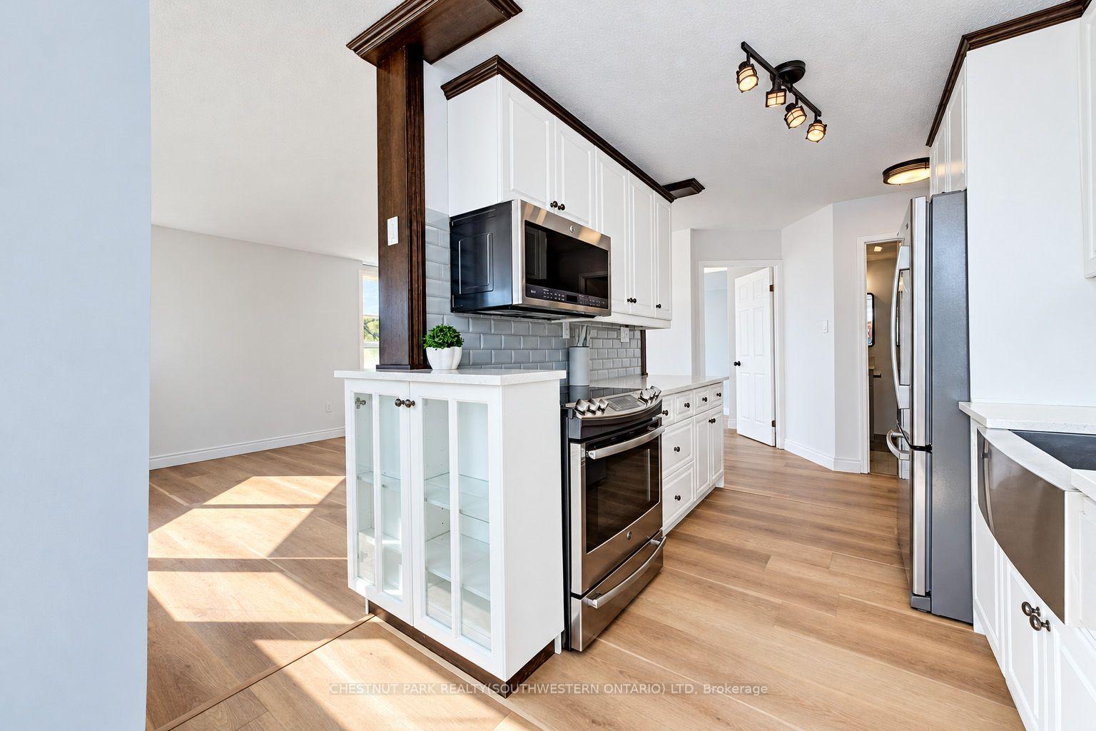 Photo 13 of Unit 604, 3227 King Street E, Kitchener, Centreville Chicopee — HOMEH