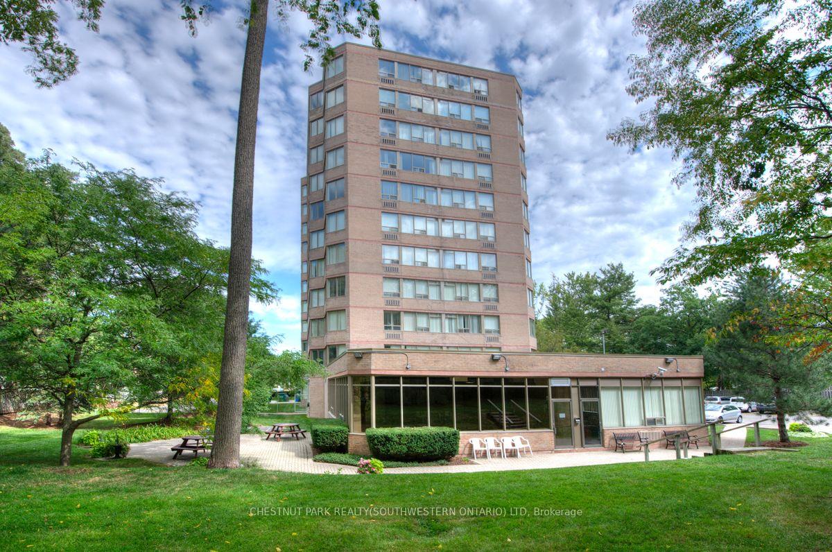 Photo 40 of Unit 604, 3227 King Street E, Kitchener, Centreville Chicopee — HOMEH