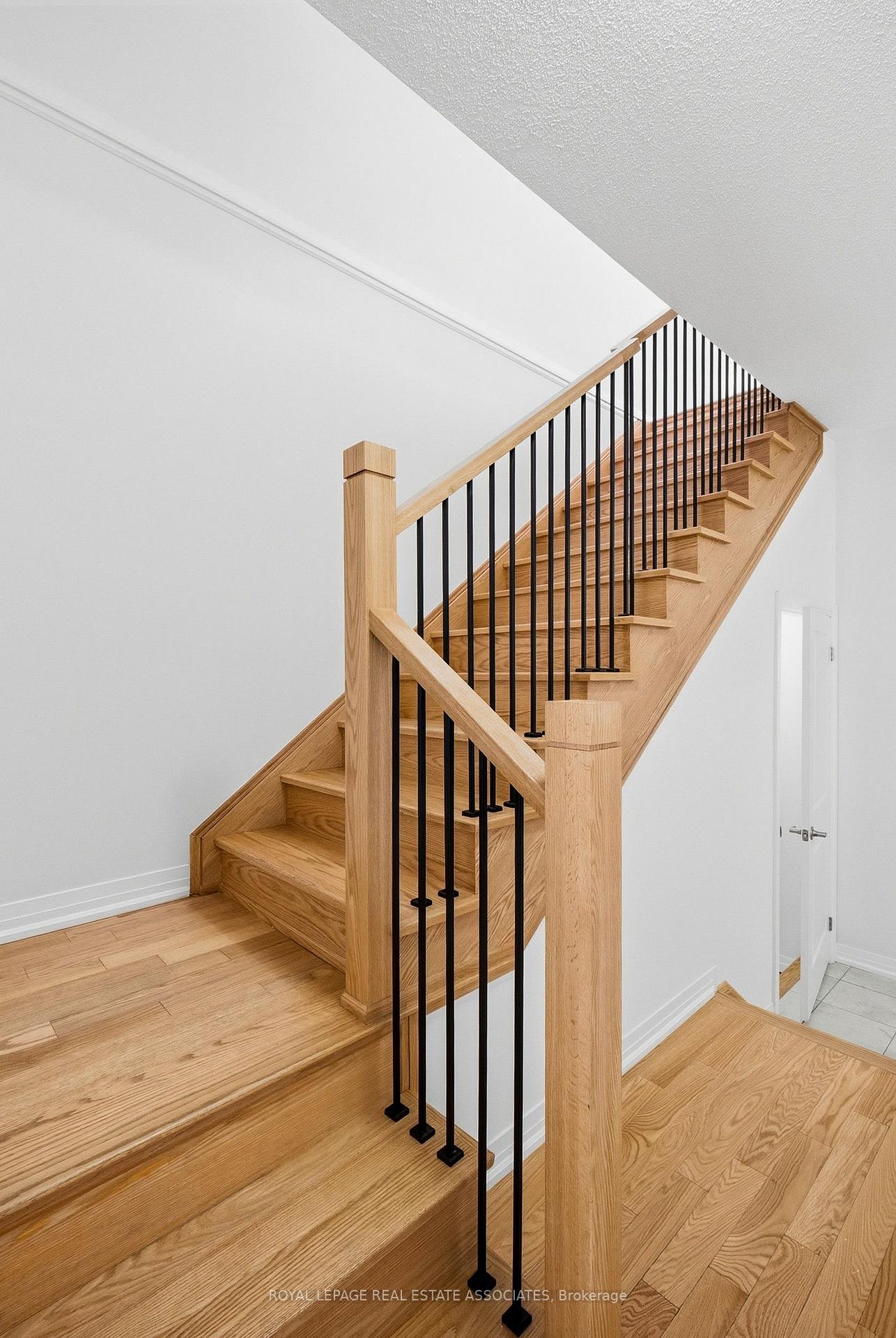 Photo 6 of 16 Bonnington Drive, Brampton, Northwest Brampton — HOMEH
