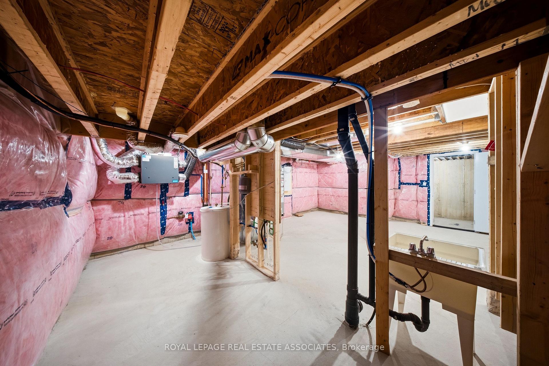 Photo 28 of 16 Bonnington Drive, Brampton, Northwest Brampton — HOMEH