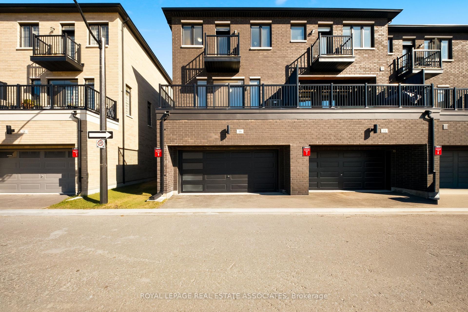 Photo 32 of 16 Bonnington Drive, Brampton, Northwest Brampton — HOMEH