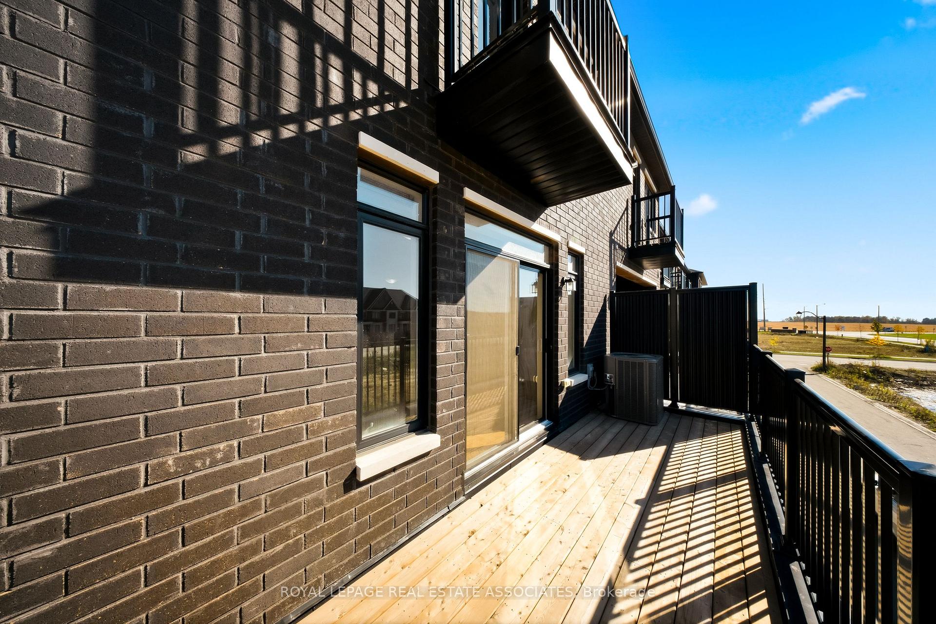 Photo 33 of 16 Bonnington Drive, Brampton, Northwest Brampton — HOMEH