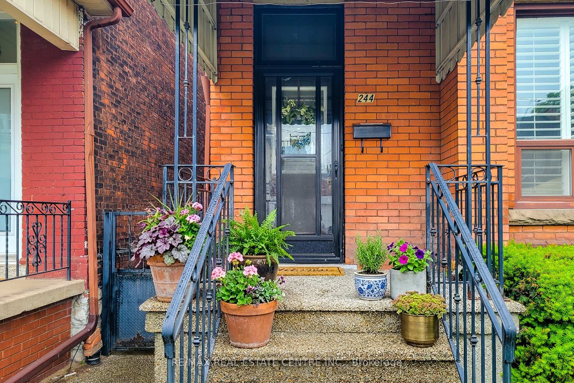 Photo 4 of 244 Hughson Street N, Hamilton, Beasley — HOMEH