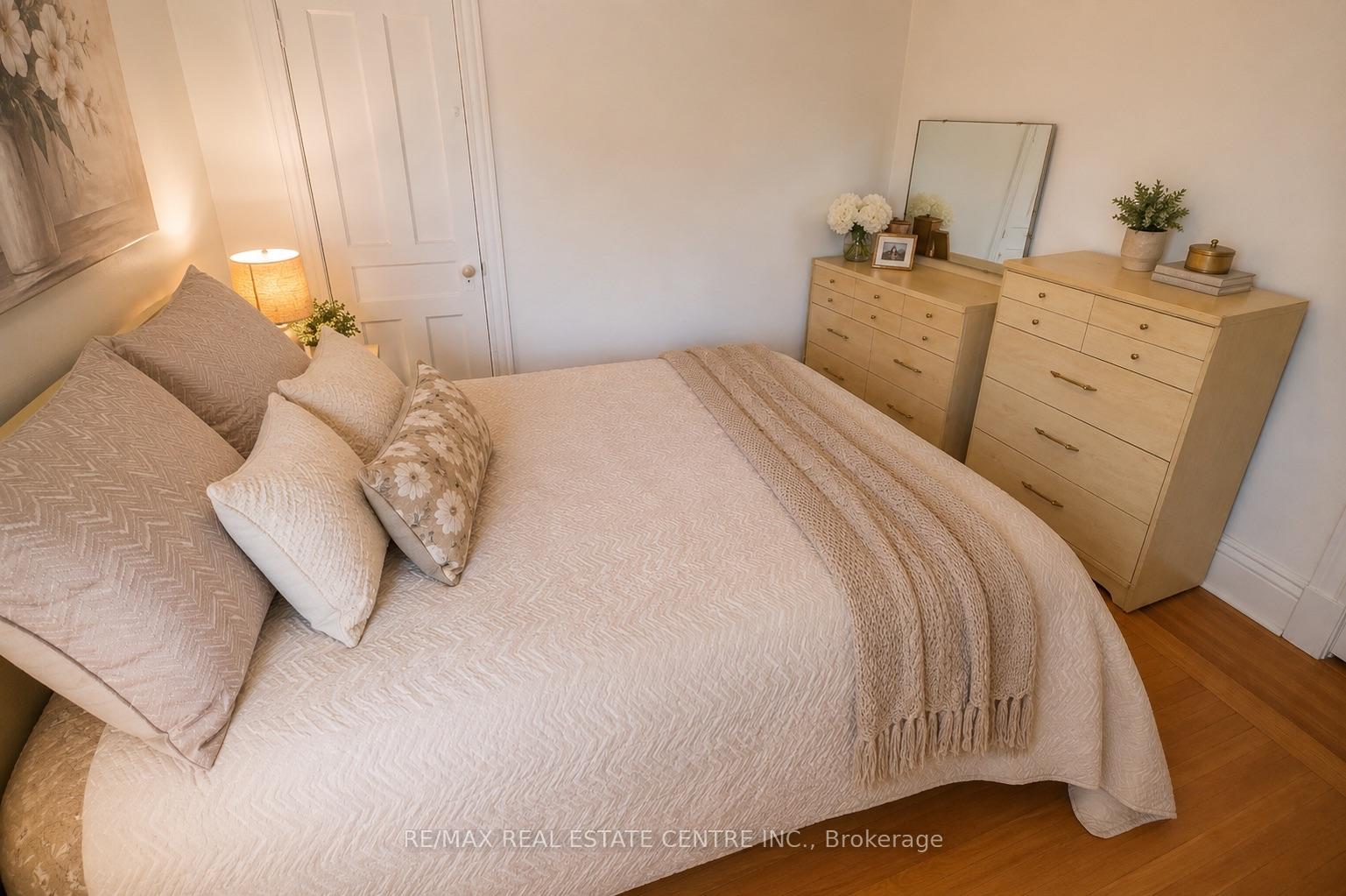 Photo 24 of 244 Hughson Street N, Hamilton, Beasley — HOMEH
