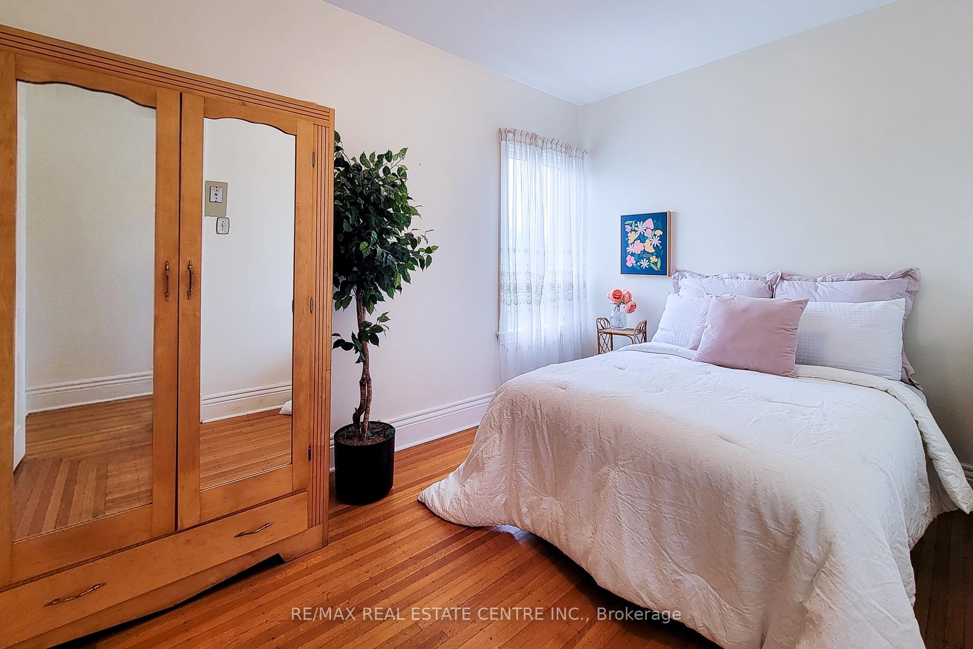 Photo 25 of 244 Hughson Street N, Hamilton, Beasley — HOMEH