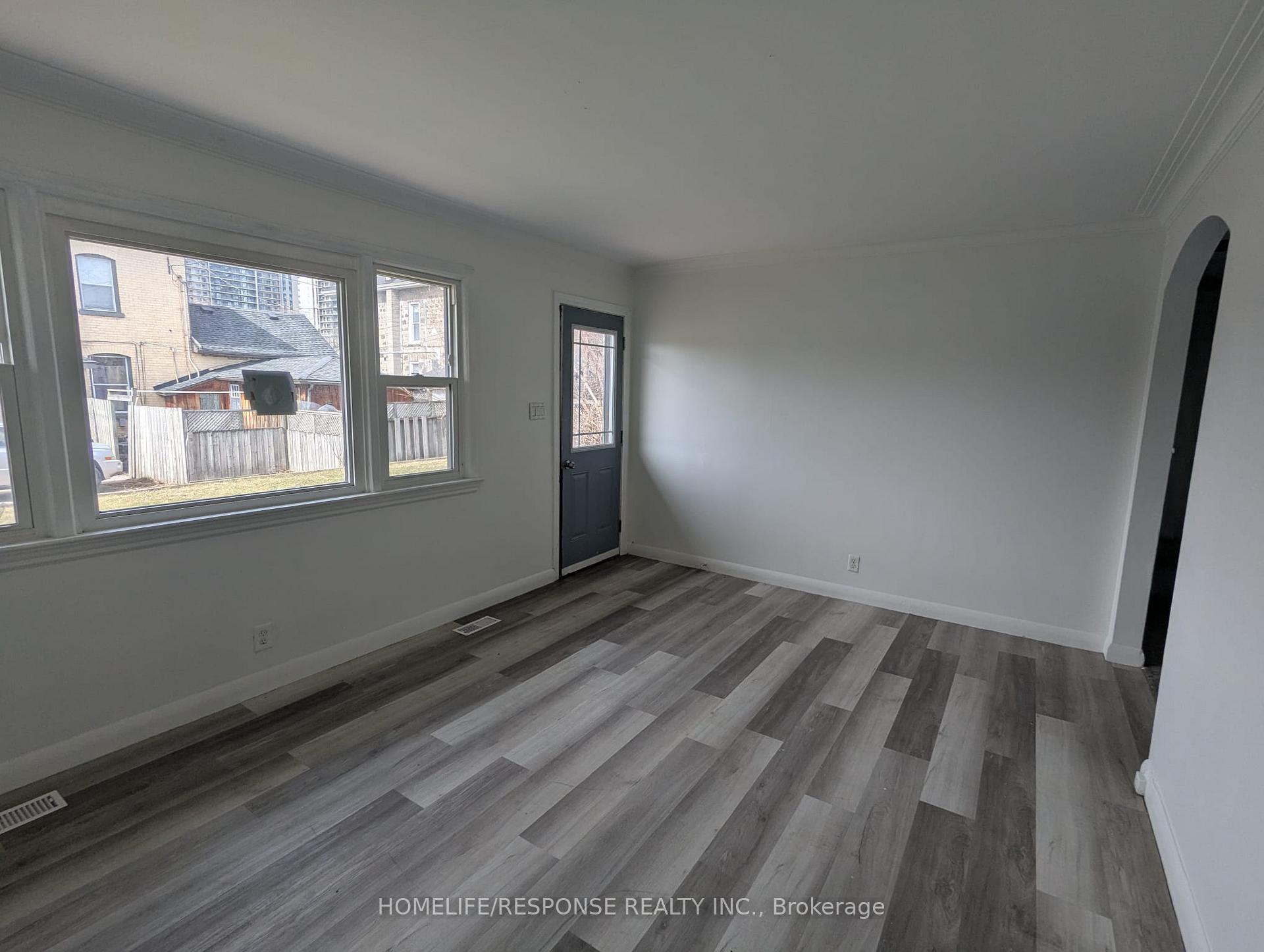 Photo 12 of Unit 1/2, 103 Water Street, Cambridge, East Galt — HOMEH