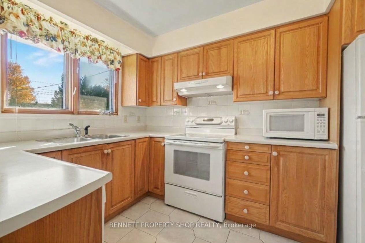 Photo 8 of 18 Kingsbury Avenue, Ottawa, Meadowlands/Crestview — HOMEH