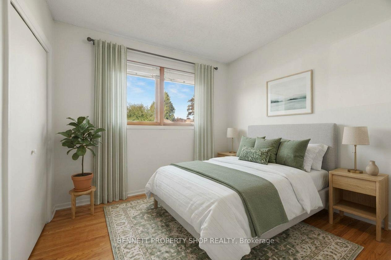 Photo 12 of 18 Kingsbury Avenue, Ottawa, Meadowlands/Crestview — HOMEH