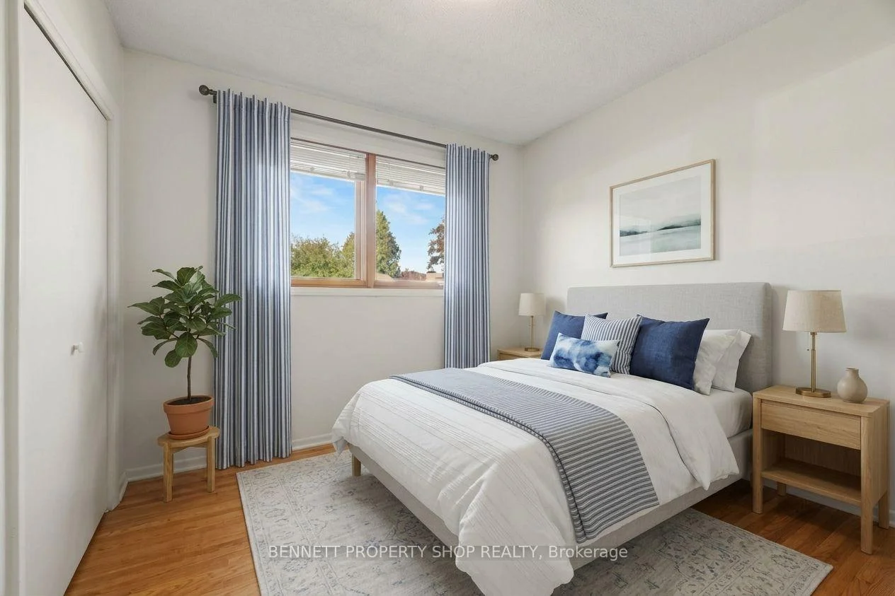 Photo 13 of 18 Kingsbury Avenue, Ottawa, Meadowlands/Crestview — HOMEH