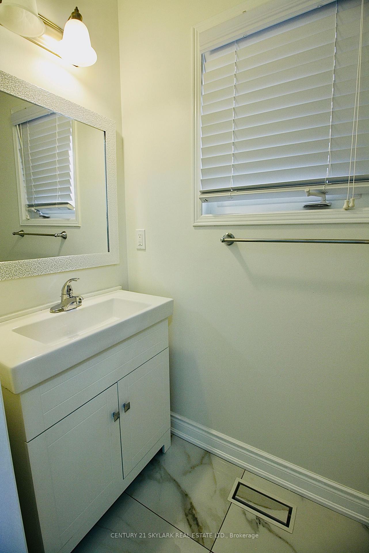 Photo 9 of 61 Lightcatcher Circle, Brampton, Bram East — HOMEH