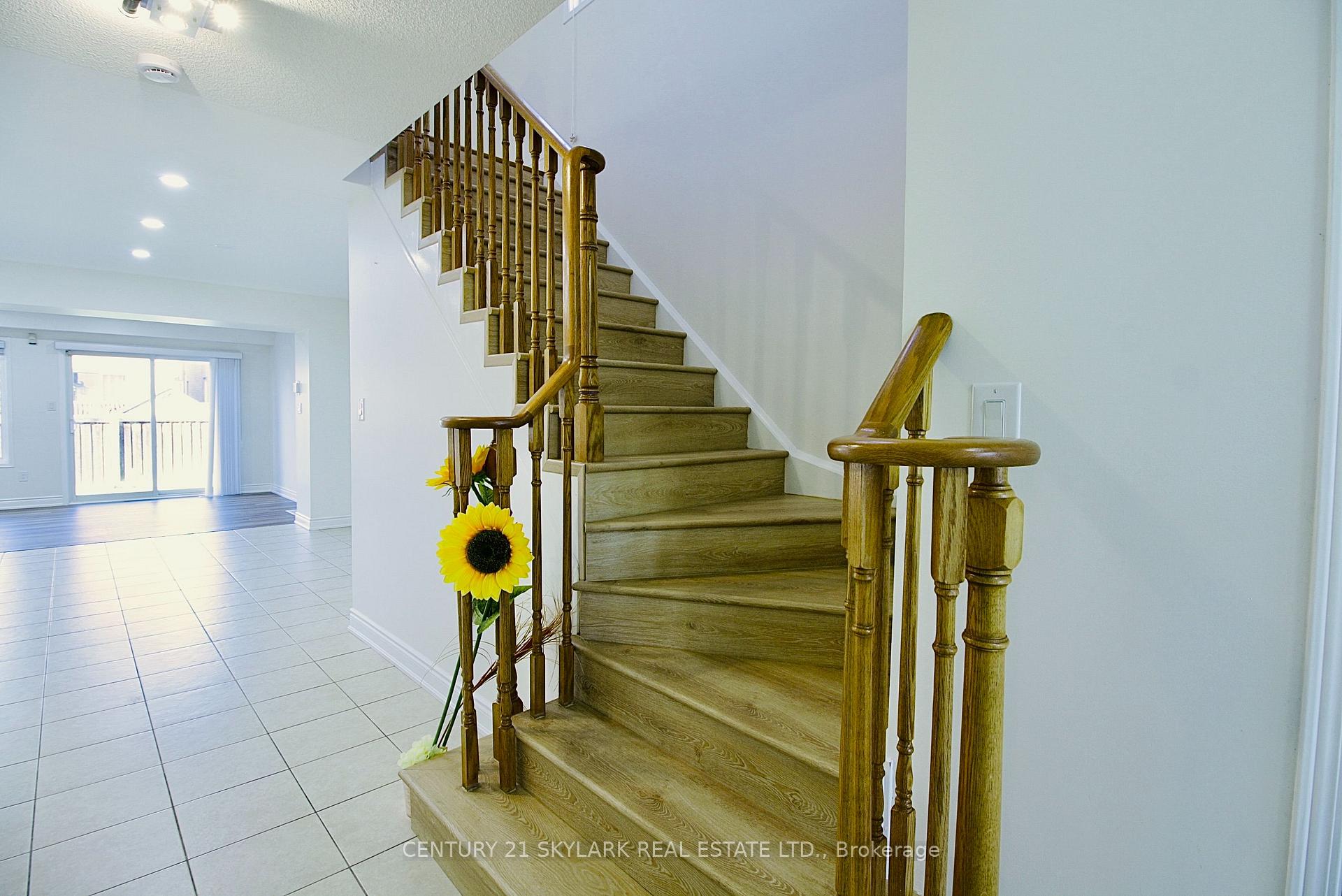Photo 11 of 61 Lightcatcher Circle, Brampton, Bram East — HOMEH