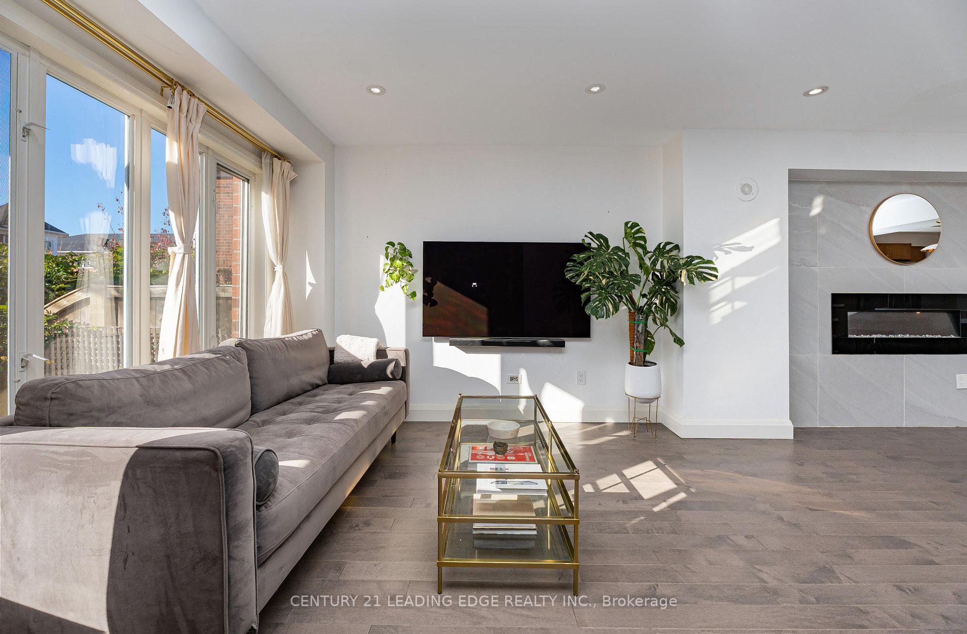 Photo 2 of Unit 36, 18 Clark Avenue, Vaughan, Crestwood-Springfarm-Yorkhill — HOMEH