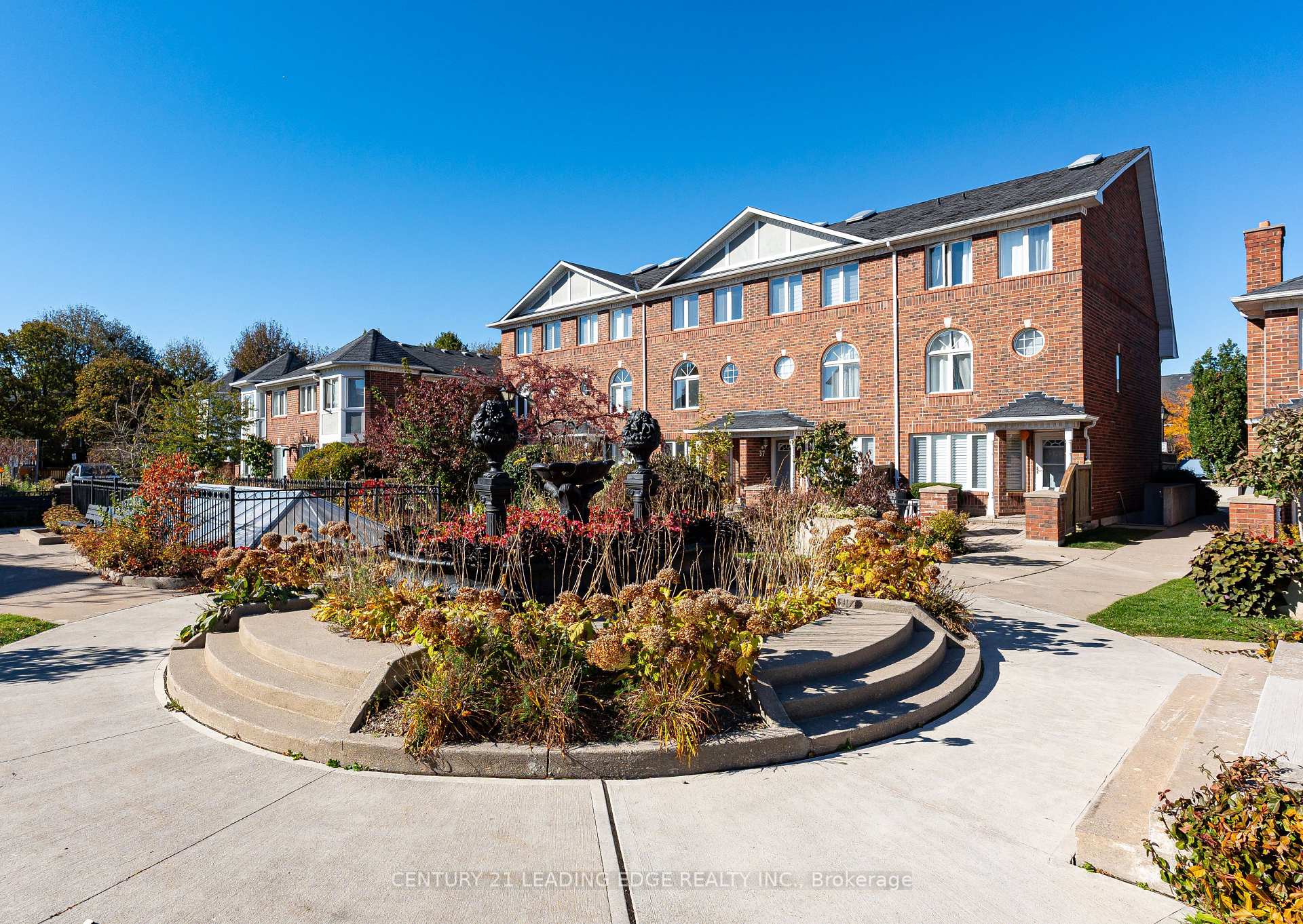 Photo 4 of Unit 36, 18 Clark Avenue, Vaughan, Crestwood-Springfarm-Yorkhill — HOMEH