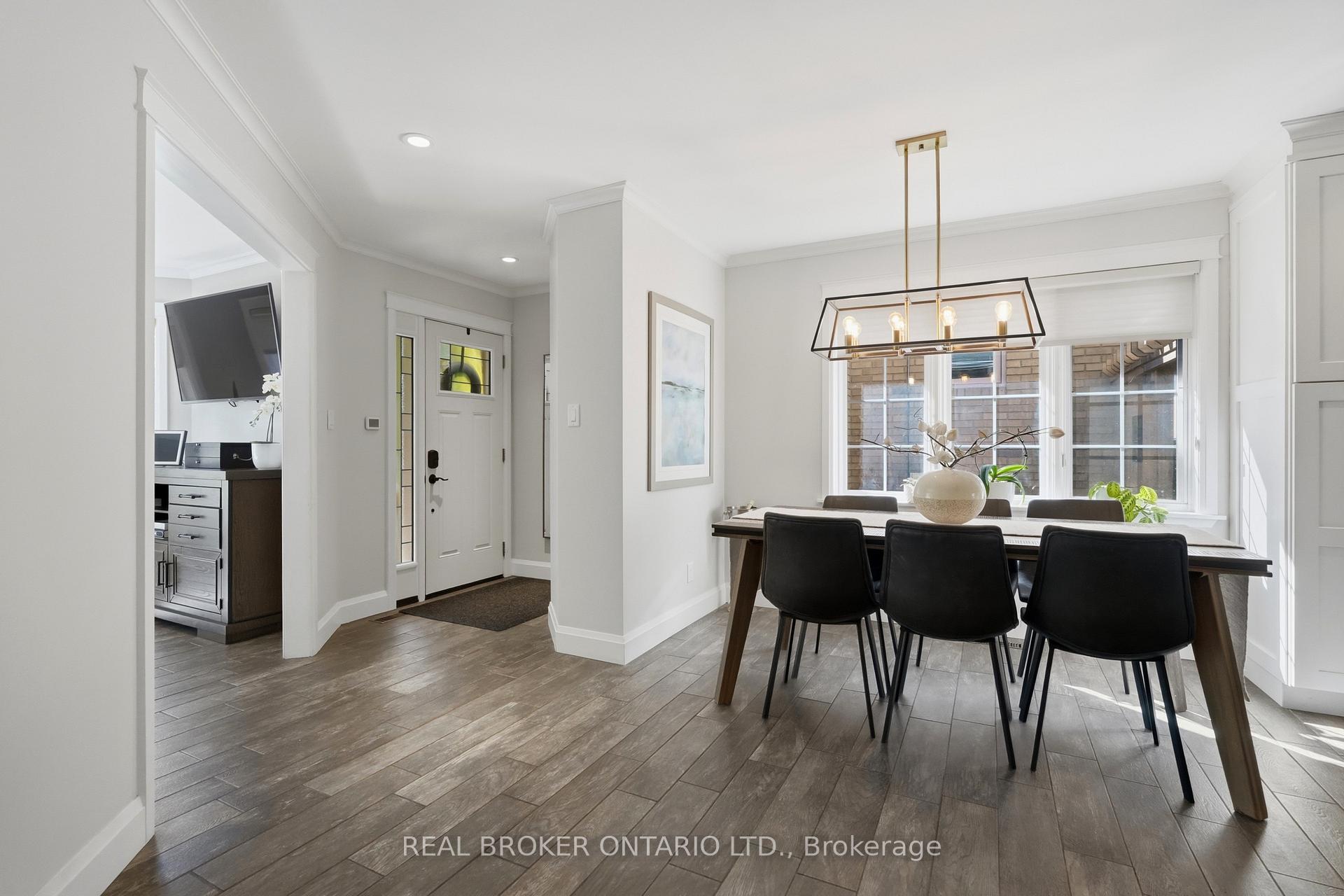 Photo 4 of 7 Rockhaven Lane, Hamilton, Waterdown — HOMEH