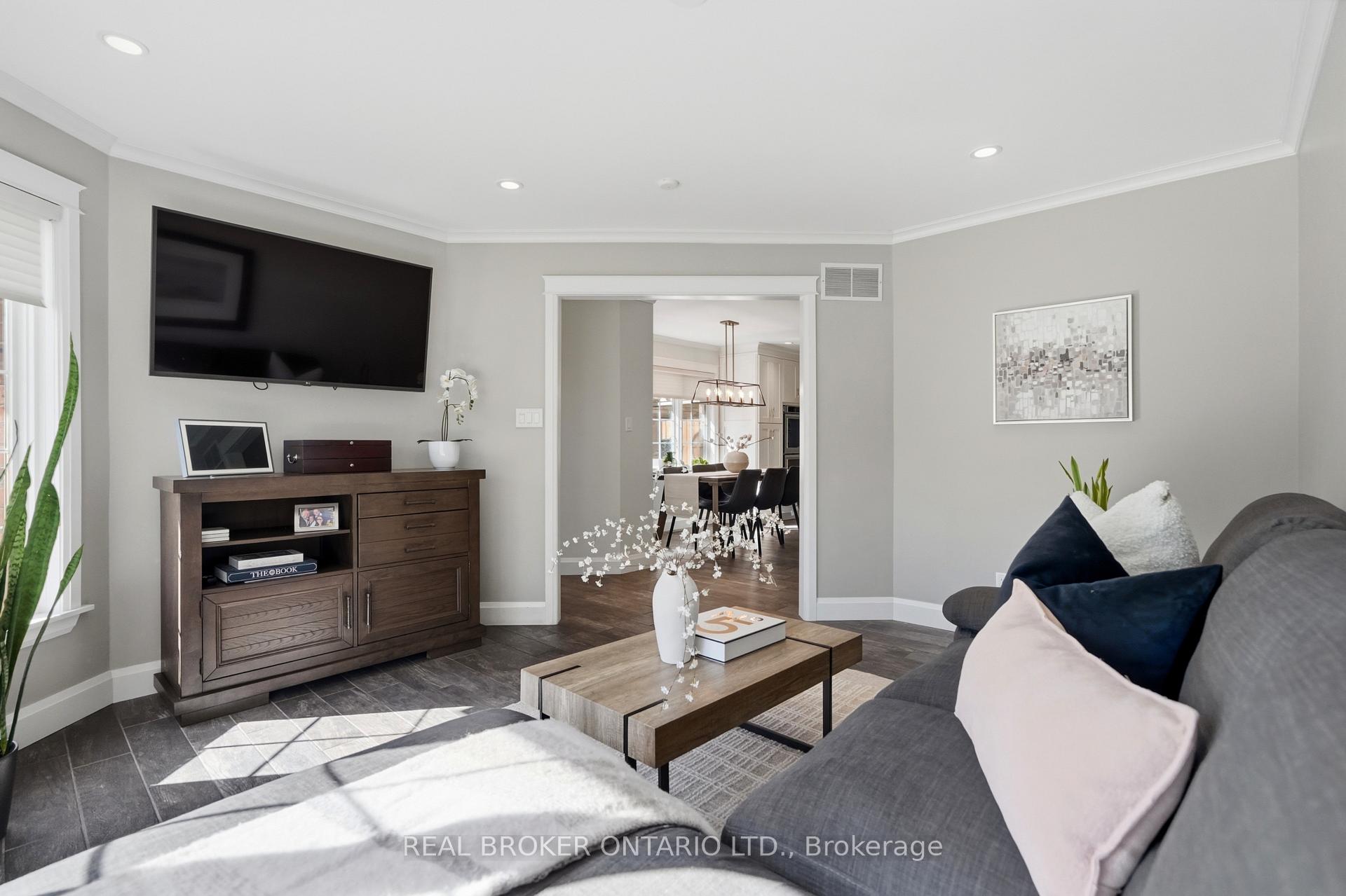 Photo 8 of 7 Rockhaven Lane, Hamilton, Waterdown — HOMEH