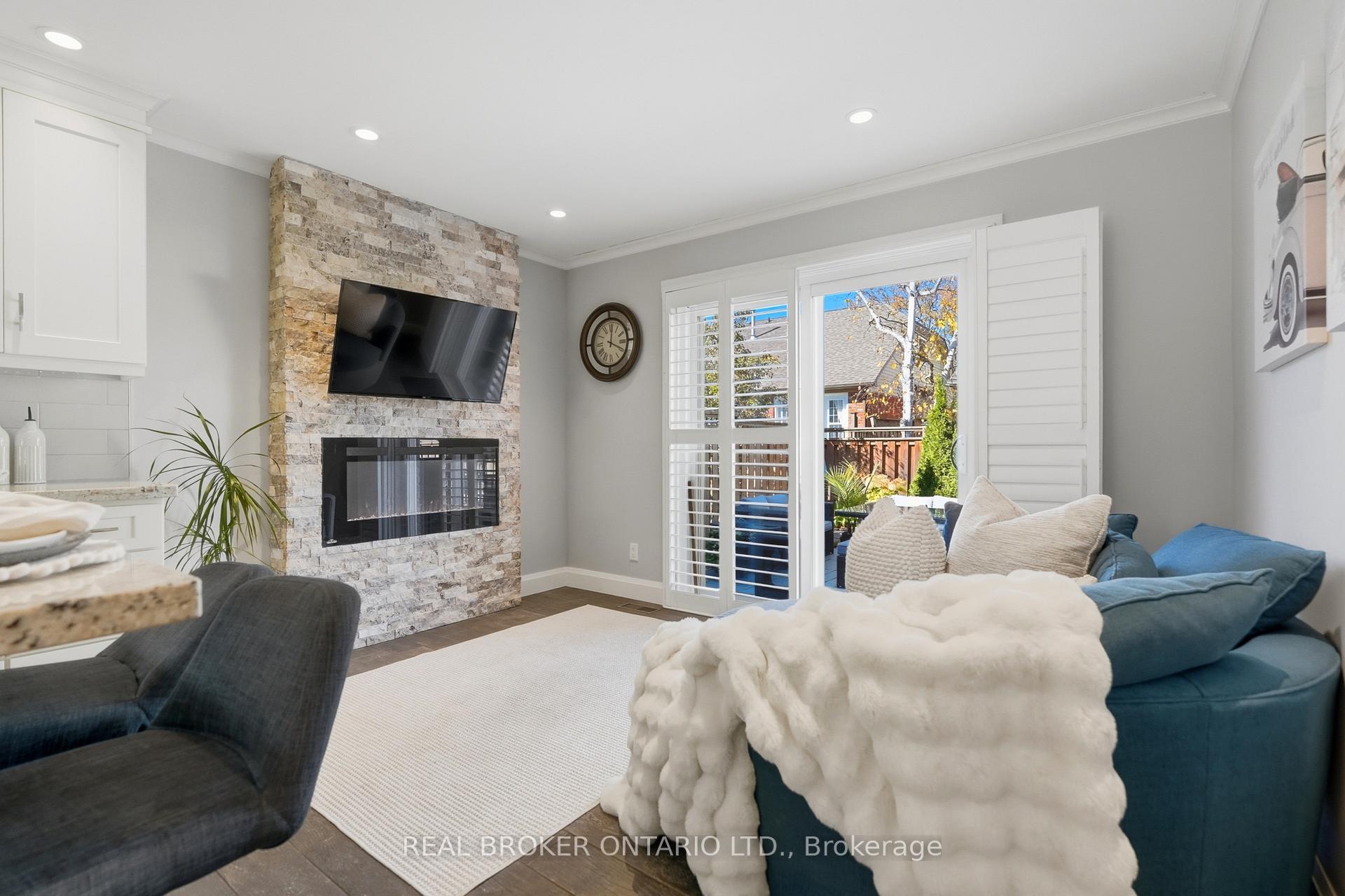 Photo 13 of 7 Rockhaven Lane, Hamilton, Waterdown — HOMEH