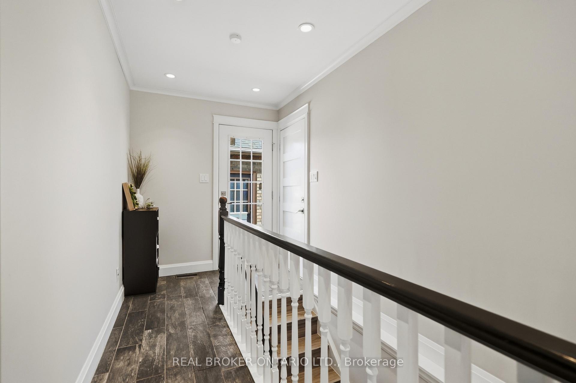 Photo 19 of 7 Rockhaven Lane, Hamilton, Waterdown — HOMEH