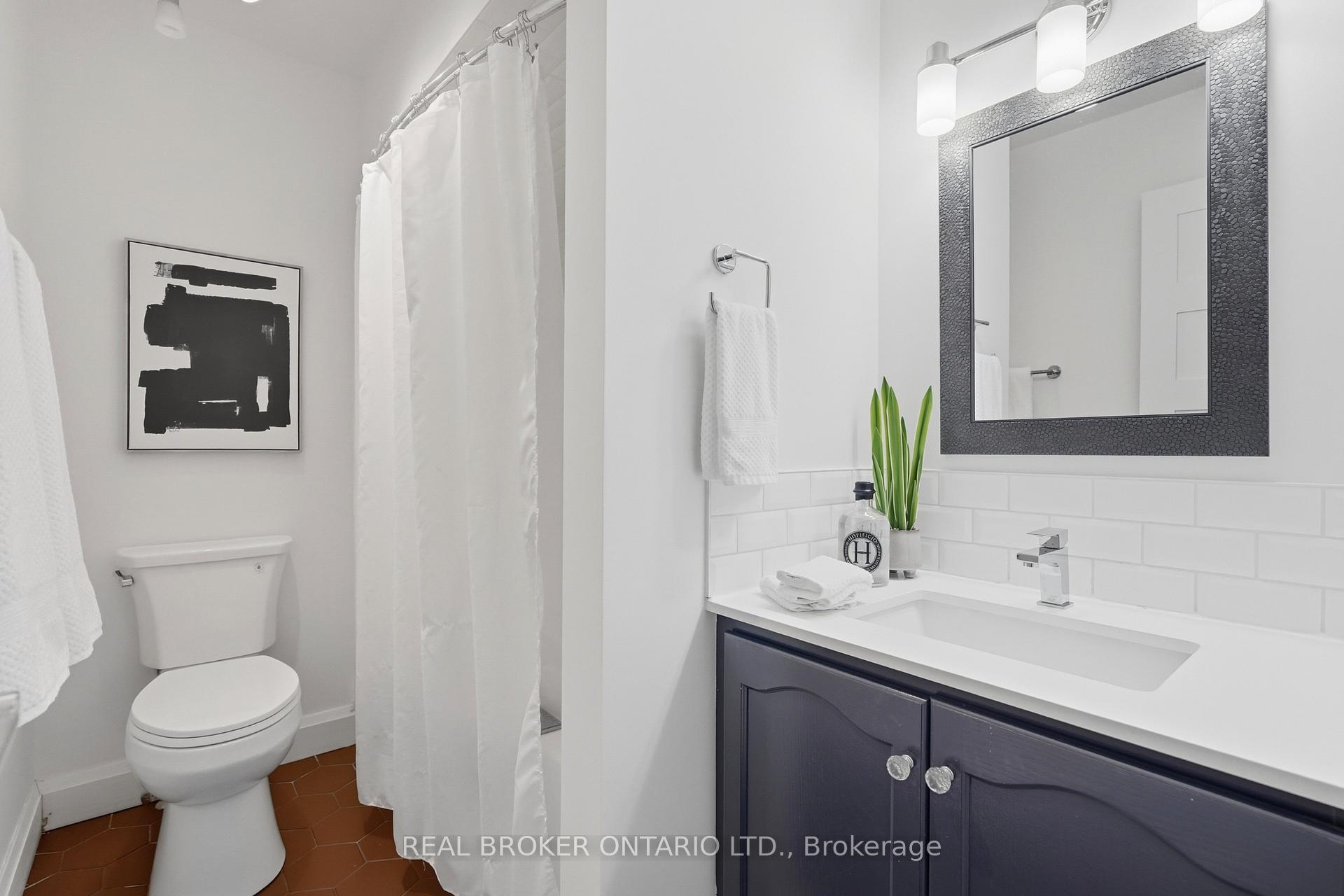 Photo 32 of 7 Rockhaven Lane, Hamilton, Waterdown — HOMEH