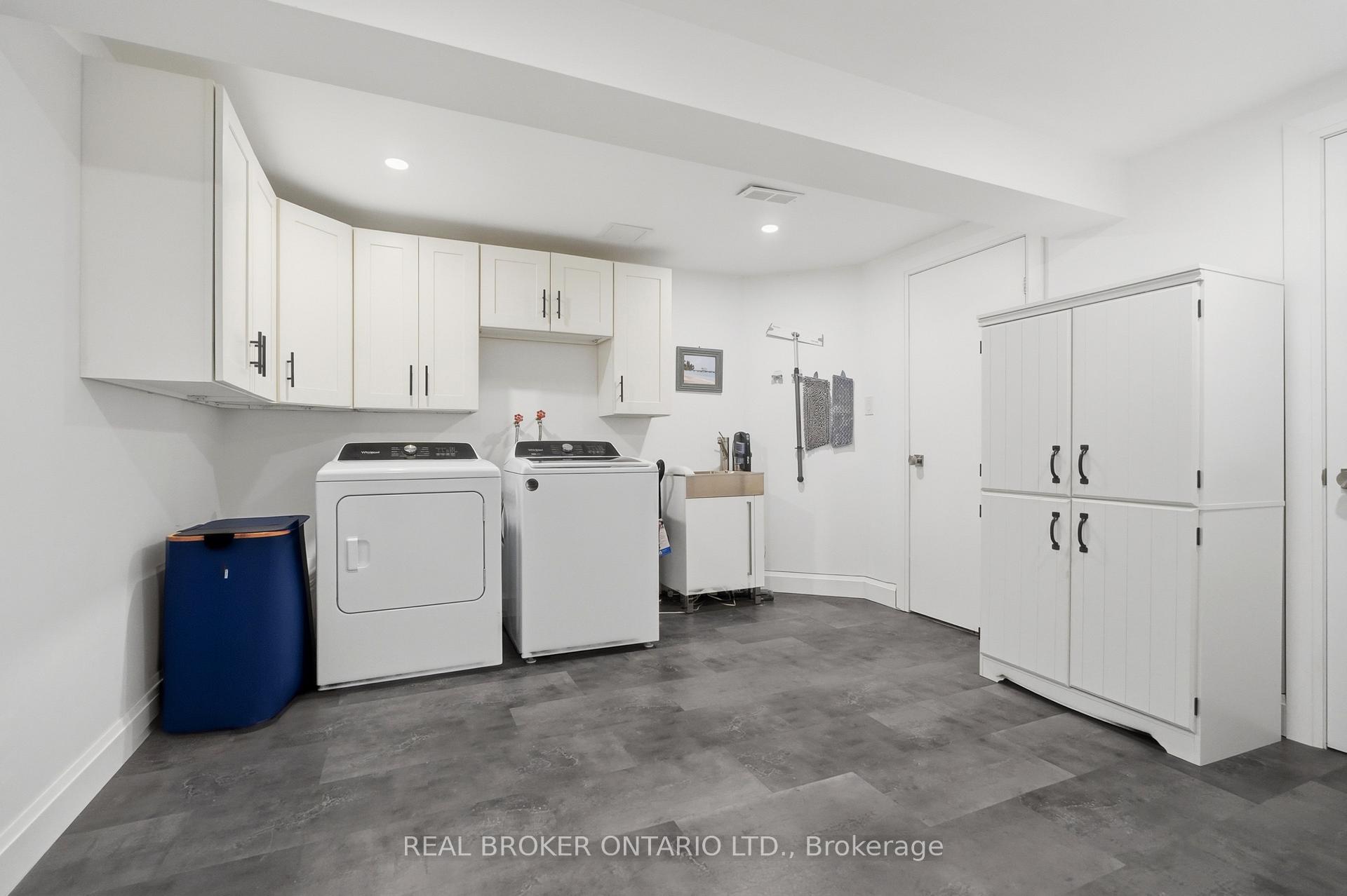 Photo 35 of 7 Rockhaven Lane, Hamilton, Waterdown — HOMEH