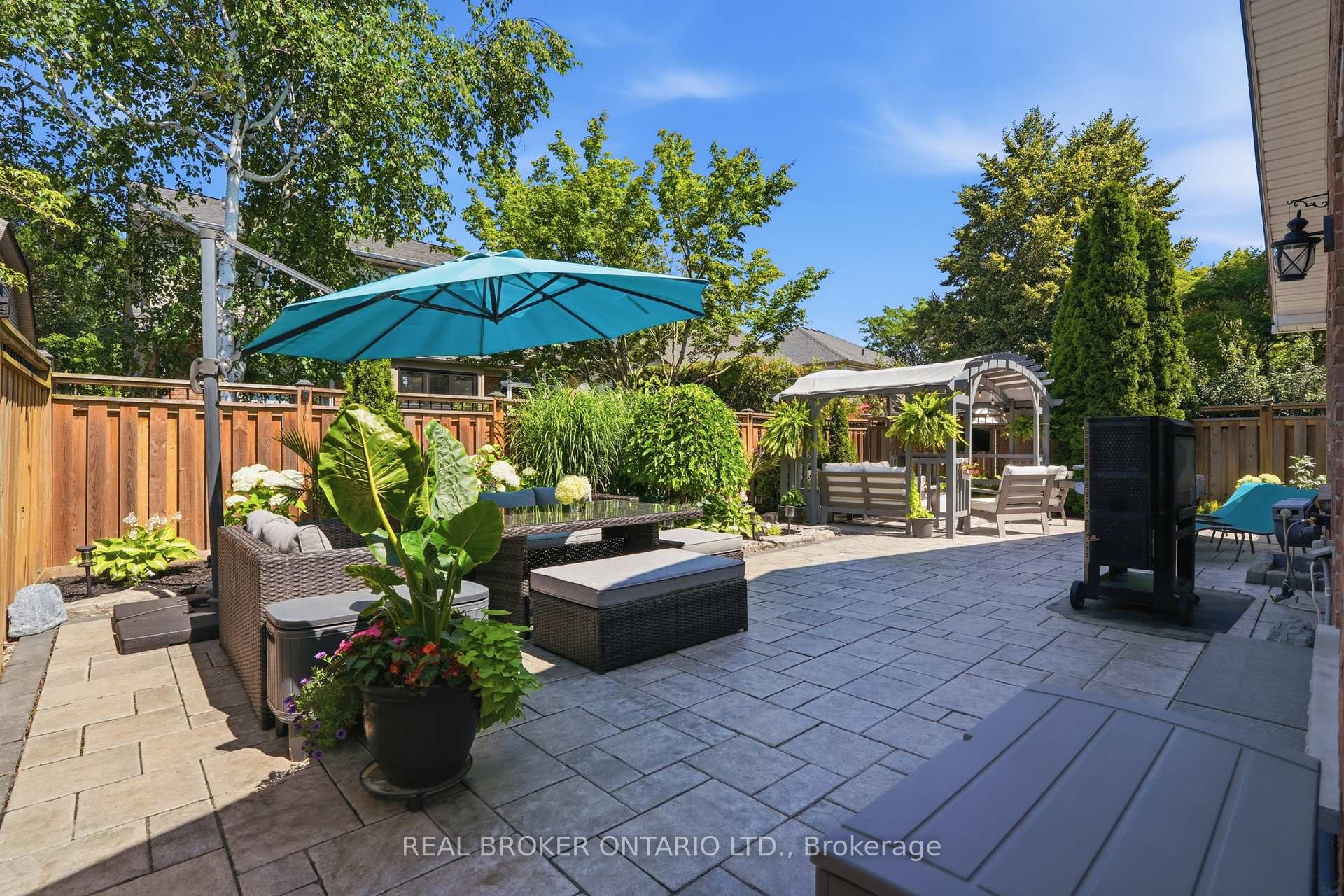 Photo 45 of 7 Rockhaven Lane, Hamilton, Waterdown — HOMEH