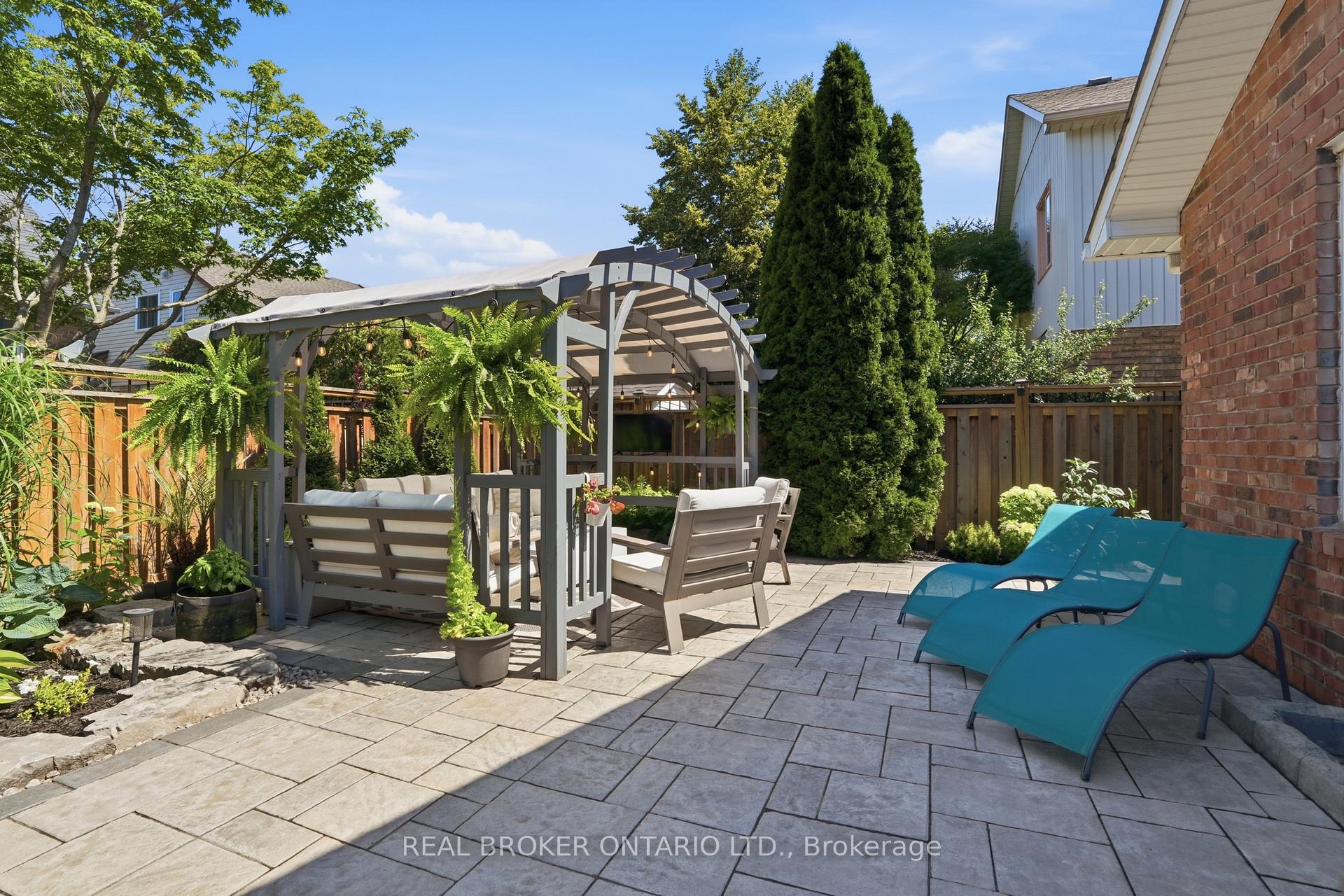 Photo 46 of 7 Rockhaven Lane, Hamilton, Waterdown — HOMEH